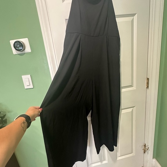 Elegant Black Jumpsuit - Picture 4 of 10